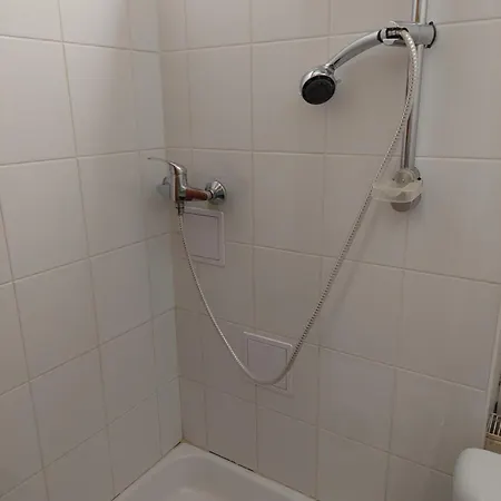 Apartment Corona Apartman *